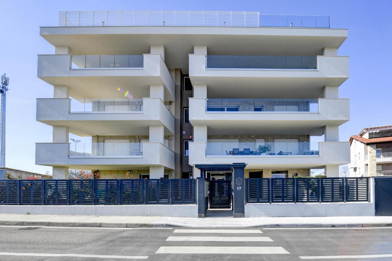 Opalia Residence - Garda Lake Lifestyle Apartment Peschiera del Garda Exterior photo