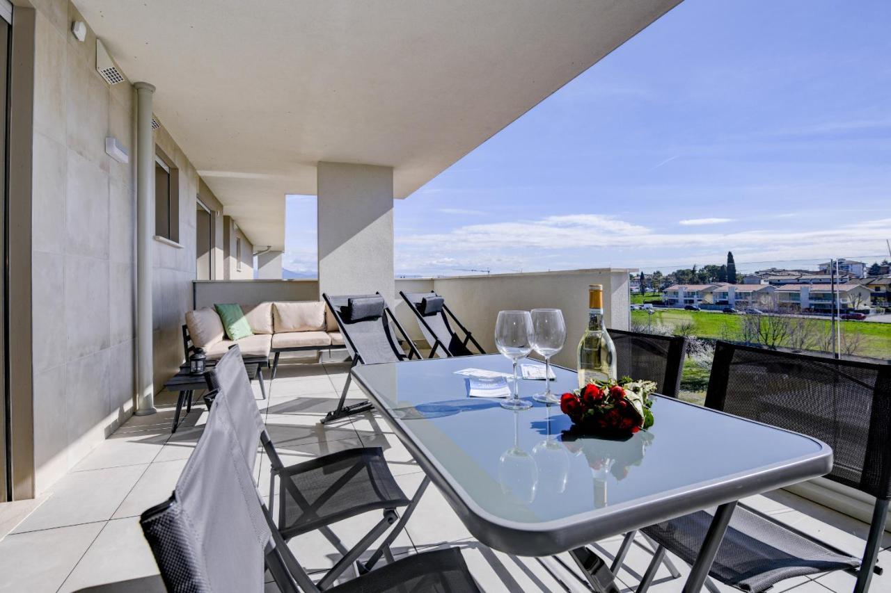 Opalia Residence - Garda Lake Lifestyle Apartment Peschiera del Garda Exterior photo